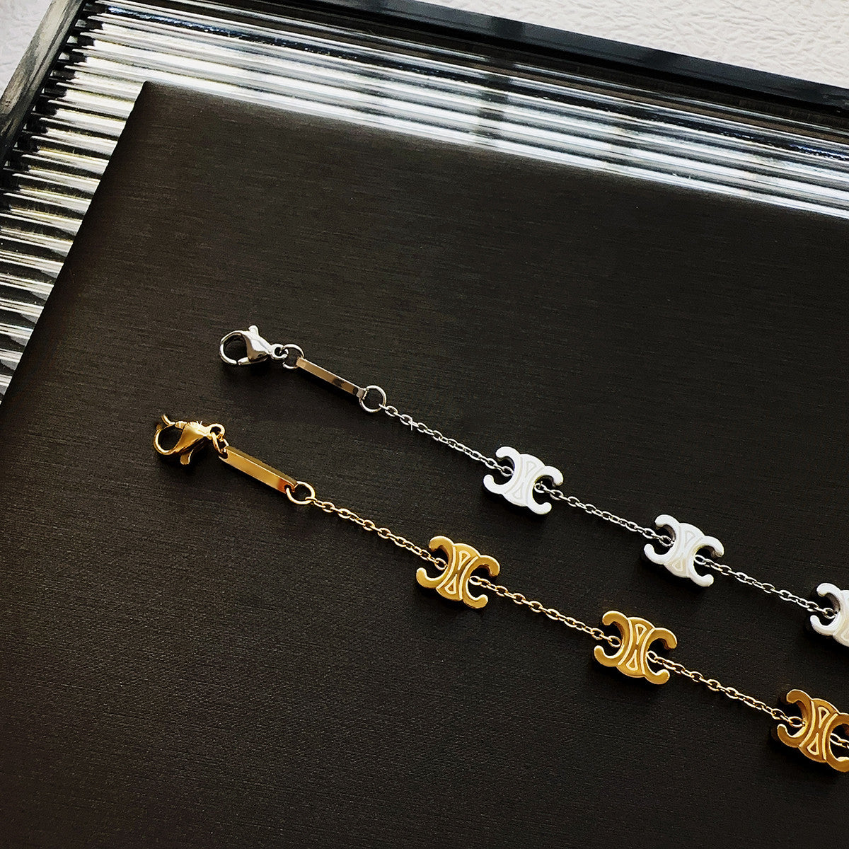 【雑貨】2色展開ブレスレット W12158