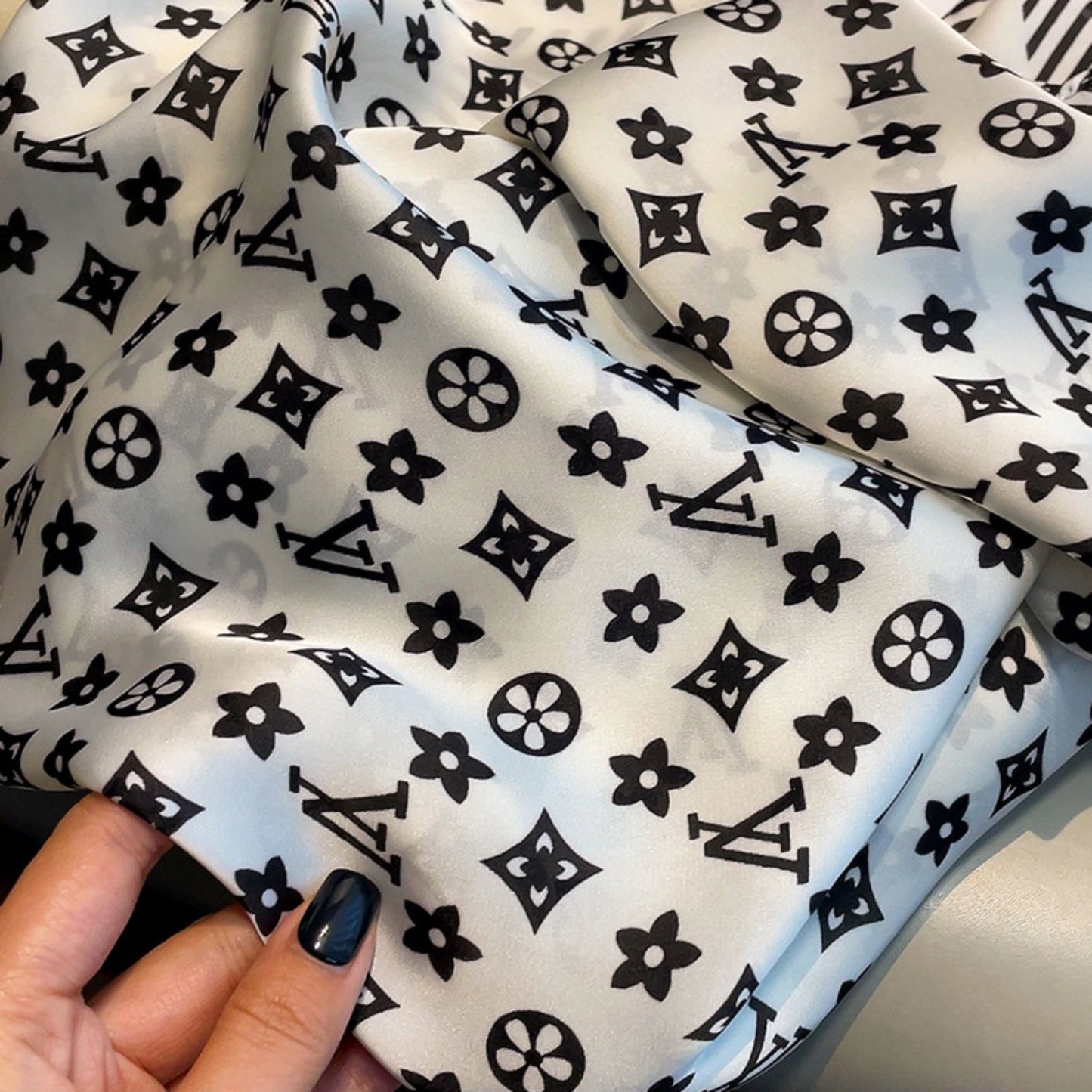 【雑貨】3色展開春秋スカーフ W13593