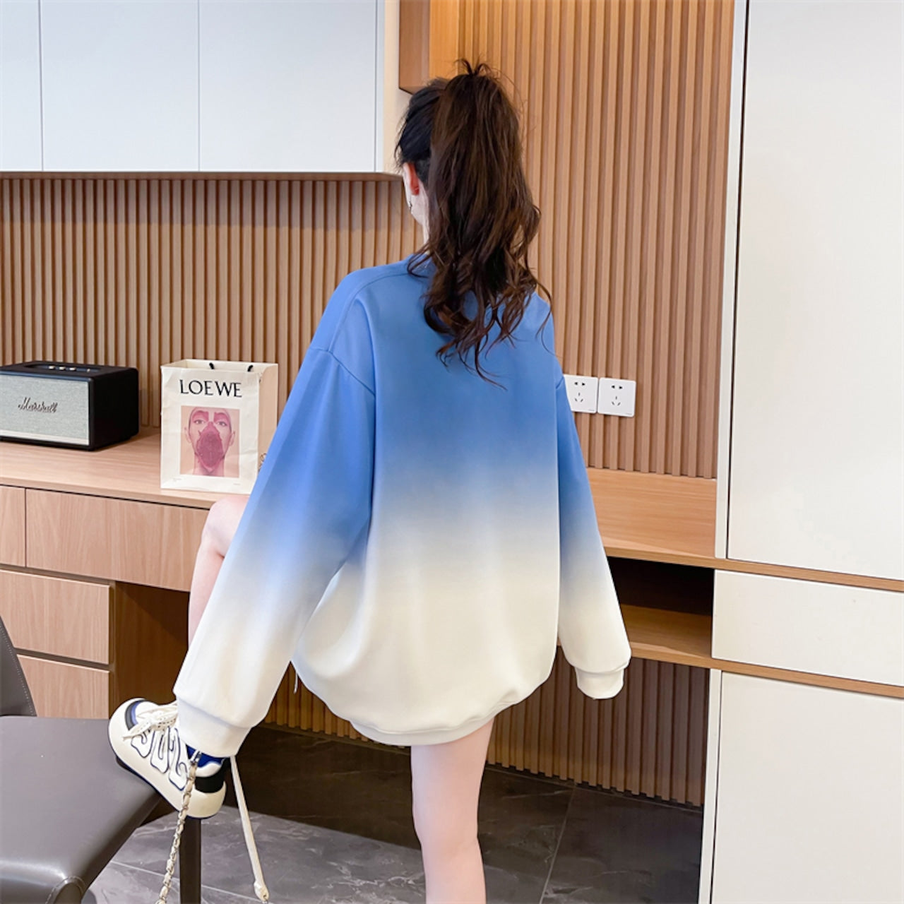 【Tops】グラデーションキャラクタープルオーバー W13985