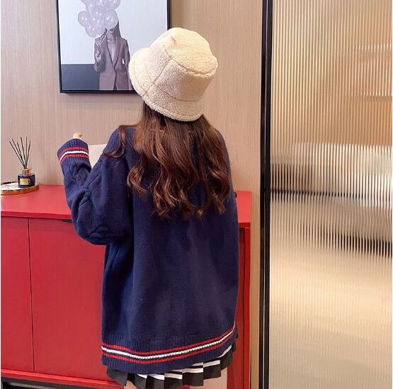 【tops】最愛の一着!くまの模様ゆったりセーター付き2色