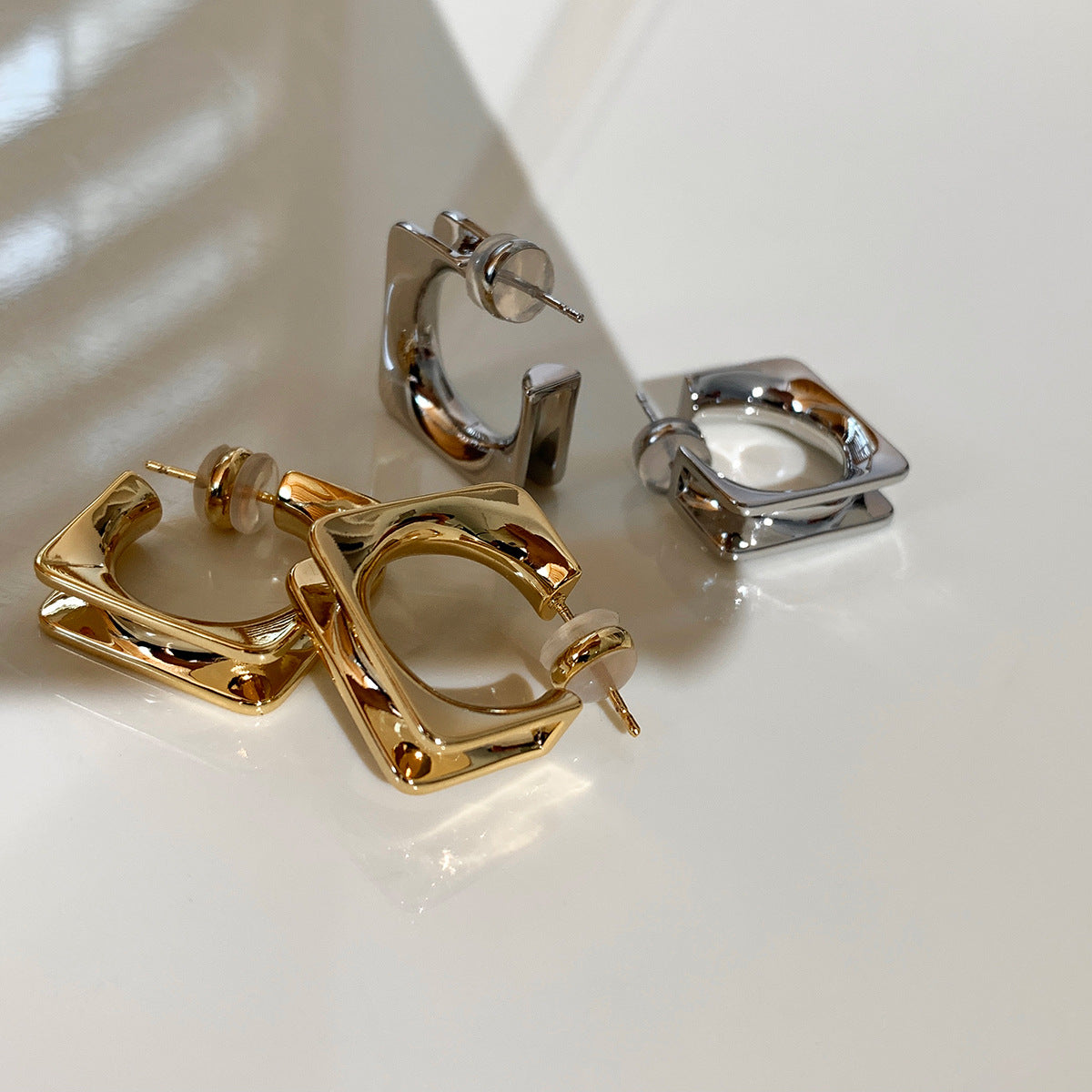 【雑貨】スクエアイヤリング T0752