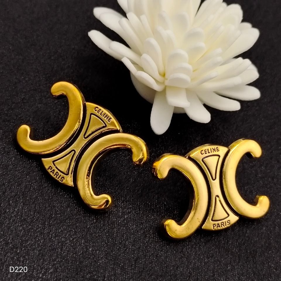 【雑貨】英字柄ピアスアクセサリー T0279