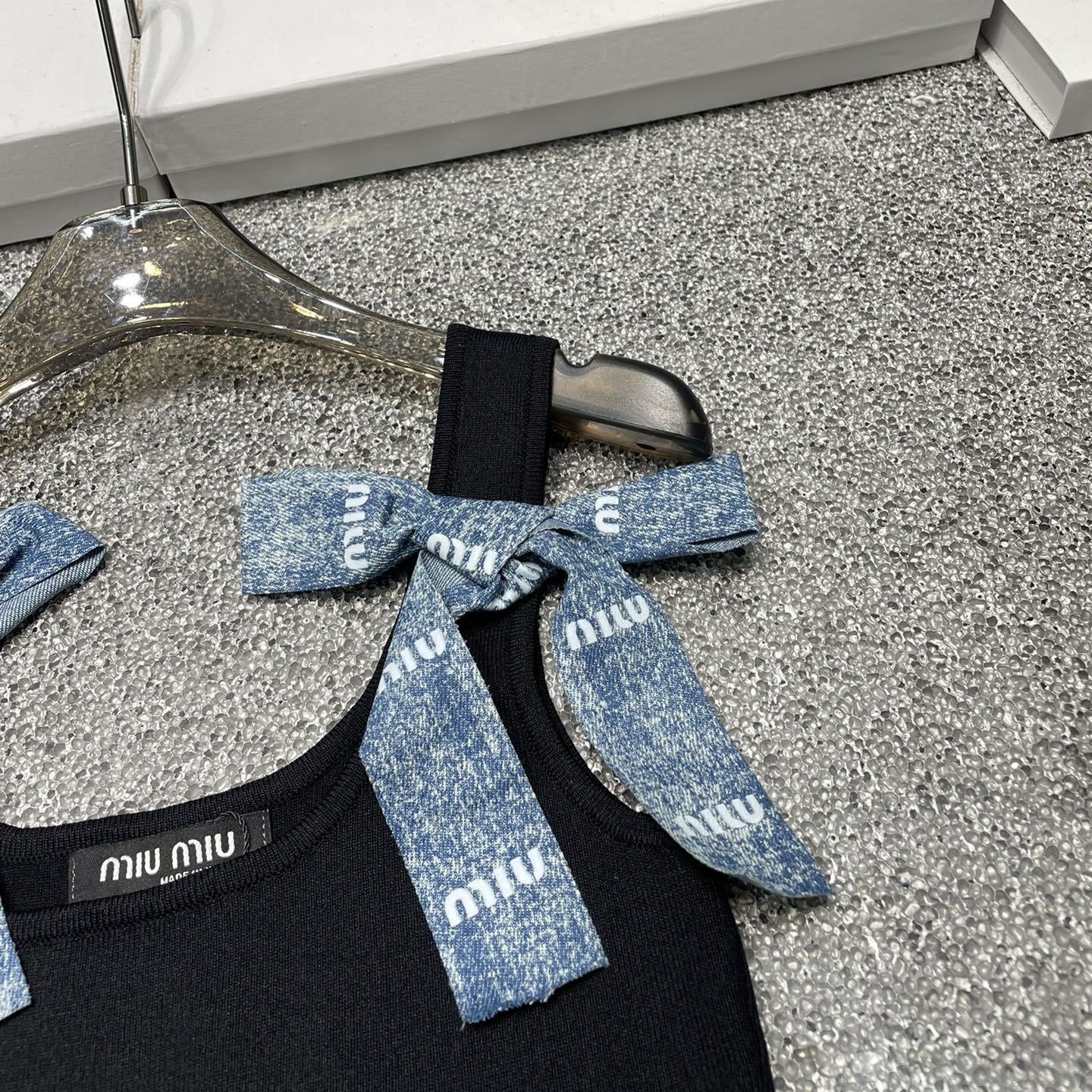 【Tops】 リボン付きキャミソール T0823