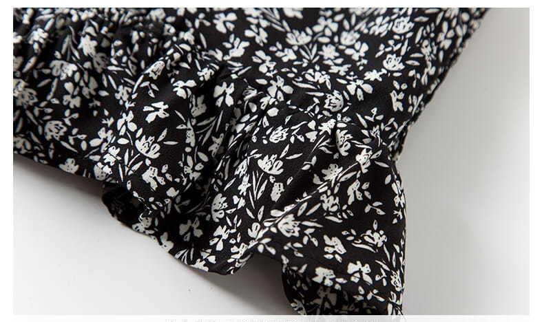 【Tops】花柄パフスリーブブラウス T0710