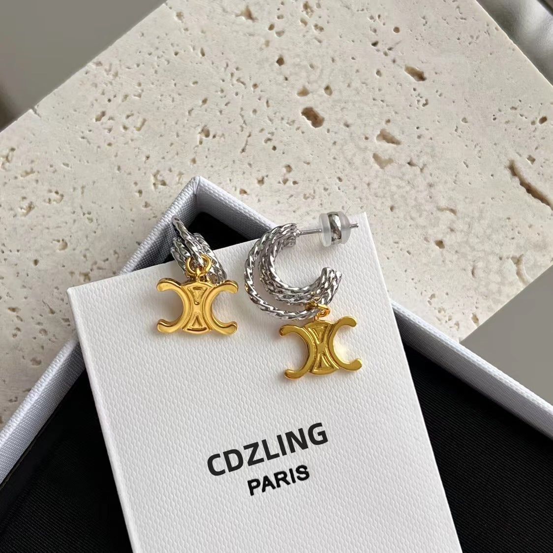 【雑貨】人気ピアス T0739