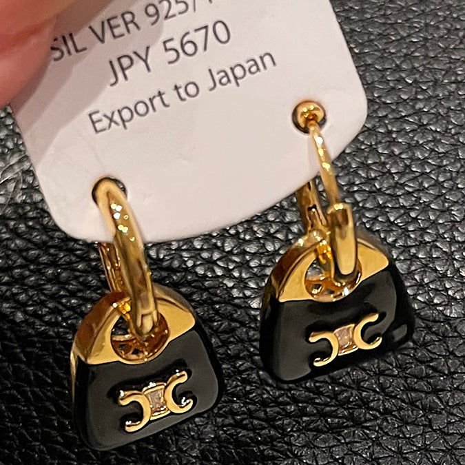 【雑貨】英字柄配色ピアス T0725
