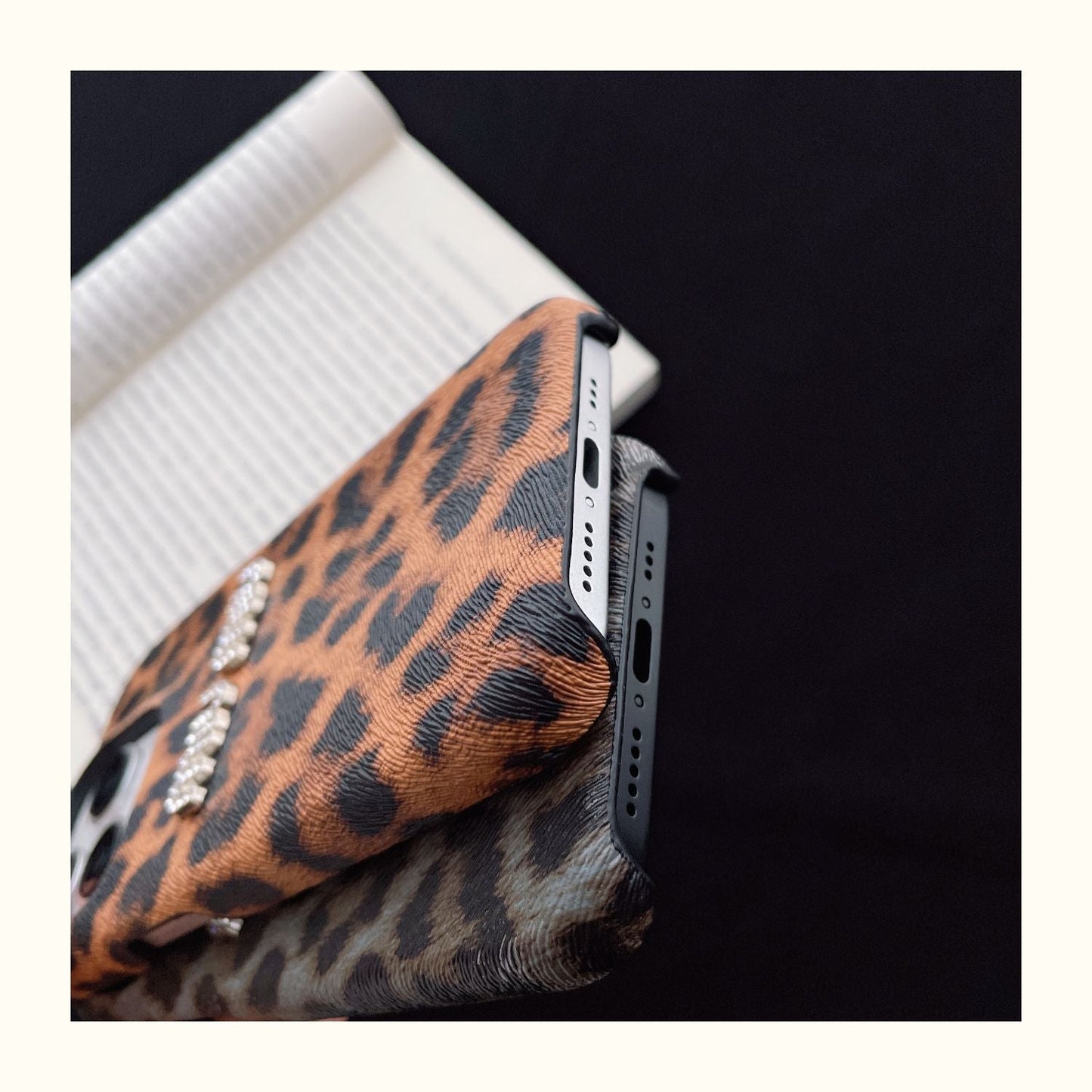 【雑貨】ヒョウ柄3色展開スマホケース T0429