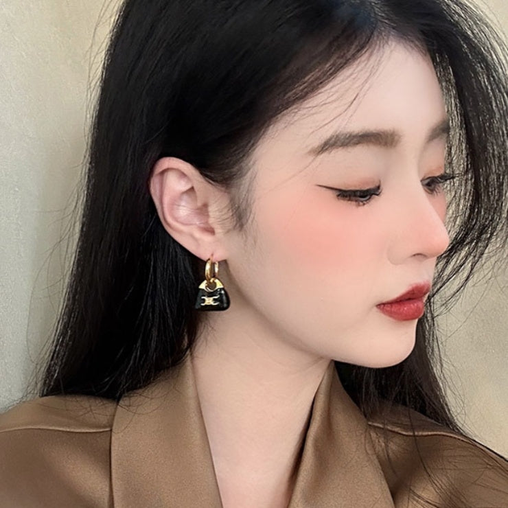 【雑貨】英字柄配色ピアス T0725