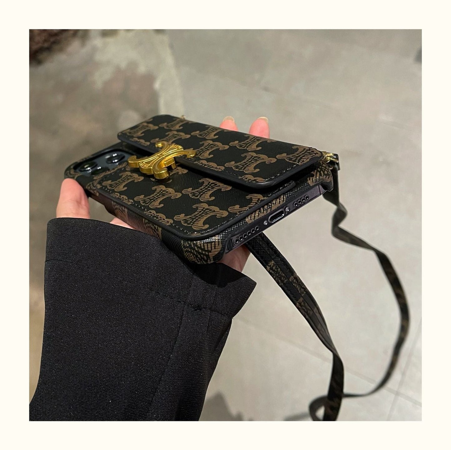 【雑貨】スマホケース T0323