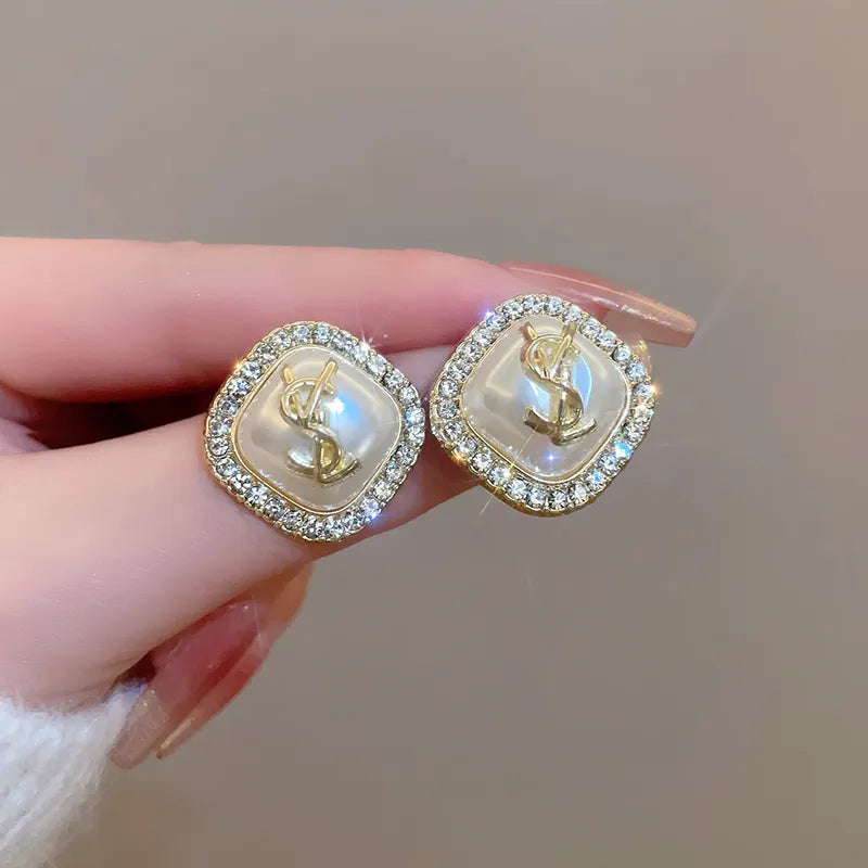 【雑貨】ビーズデザインピアス W12180