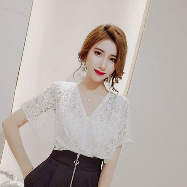 【Tops】人気アイテム~フェミニン無地Vネック透け感レースブラウス2色展開 Z-3710