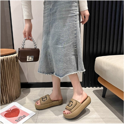 【Shoes】スリッパ滑り止め効果抜群サンダル W11103