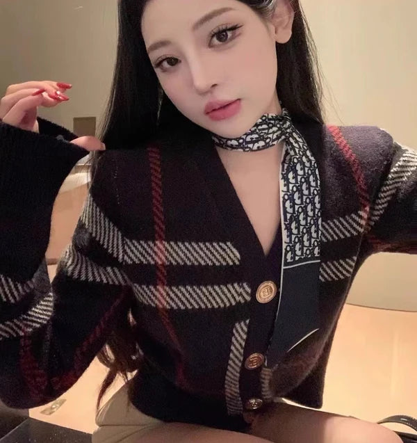 【Outer】Vネックニットカーディガン W13705