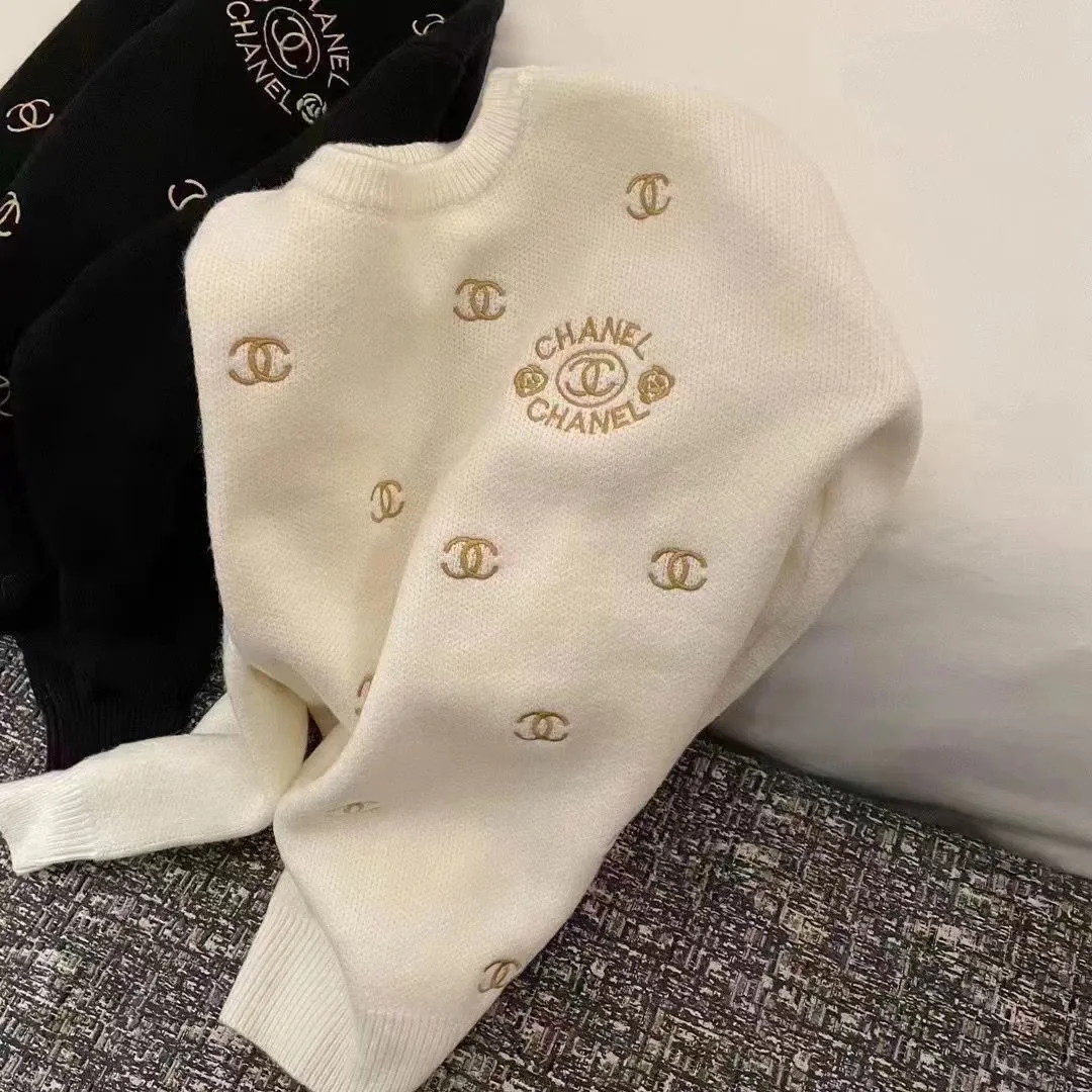 【Tops】刺繍ゆったりニットセーター Z7509