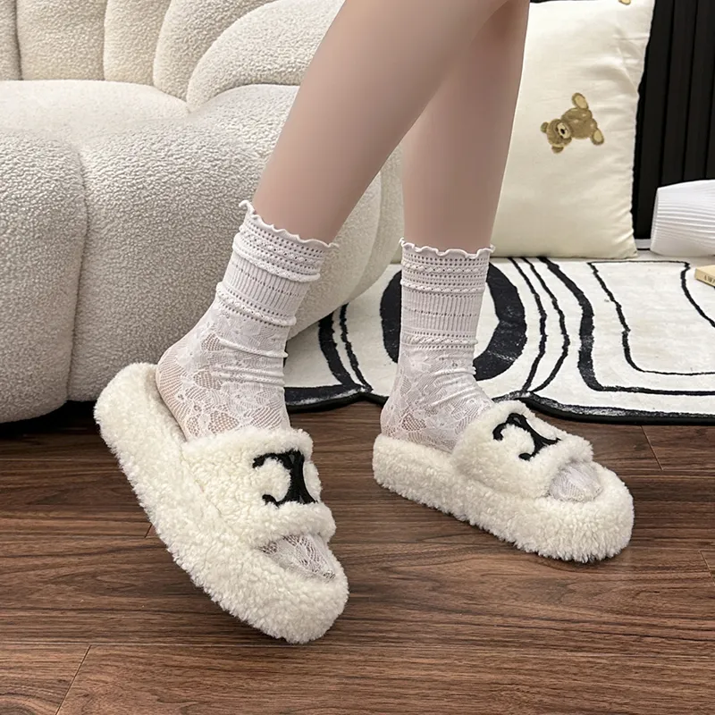 【Shoes】人気ラムウールスリッパ3色 Z7543