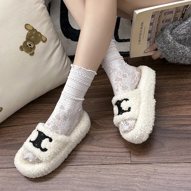 【Shoes】人気ラムウールスリッパ3色 Z7543