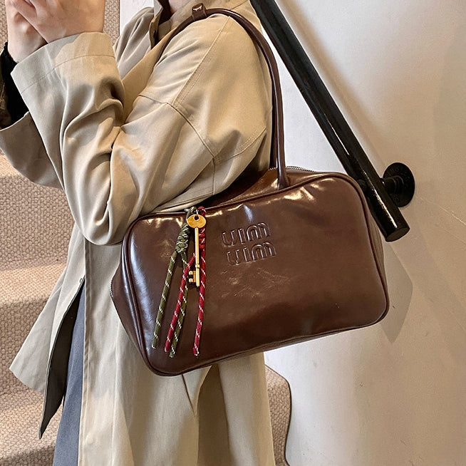 【雑貨】大容量PU通勤バッグ Z7730