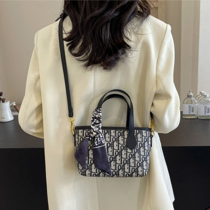 【雑貨】2way高級感ショルダーバッグ Z7732