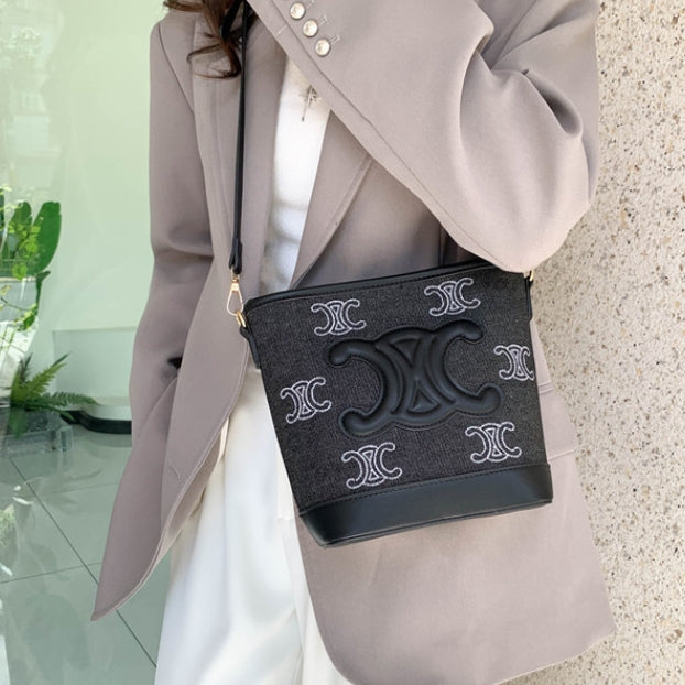 【雑貨】高級感ショルダーバッグ Z7768