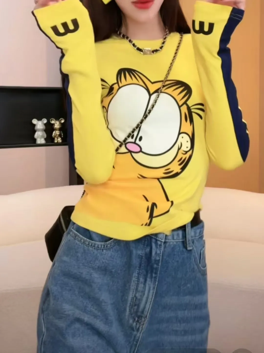 【Tops】キャラクター長袖Tシャツ Z8236