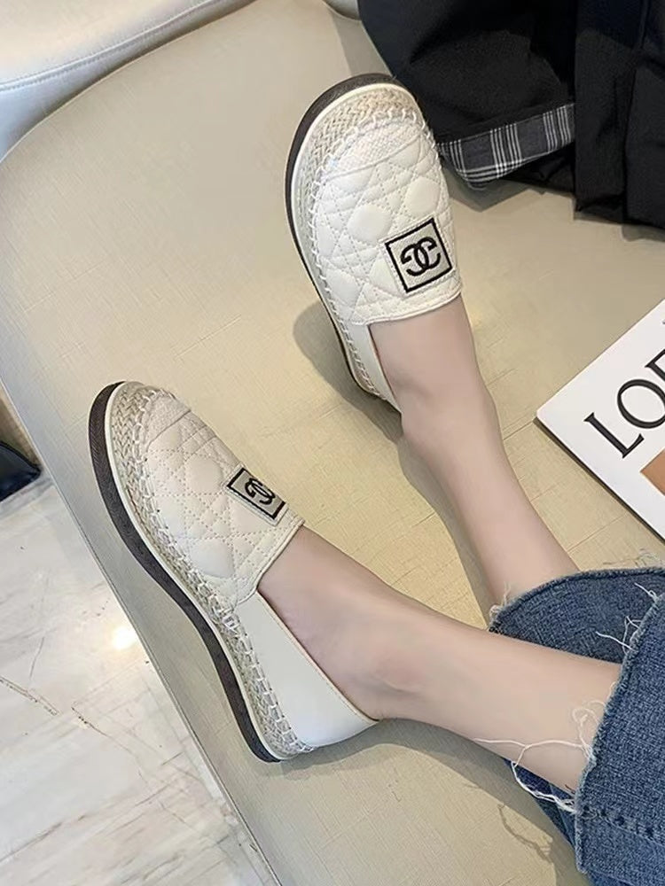 【Shoes】新入荷~2色フラットシューズ W10105