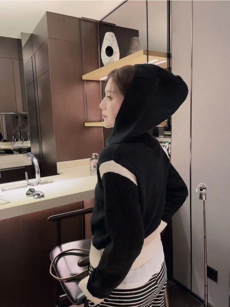 【Tops】配色ニットセーター Z8316