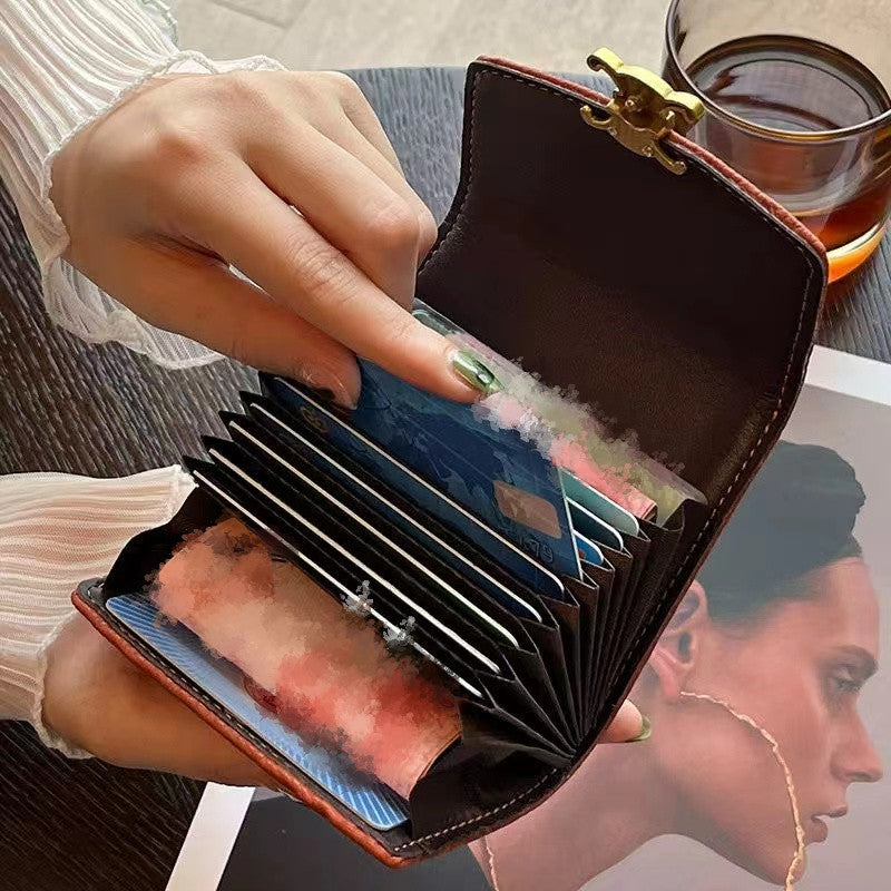 【雑貨】4色選択可無地パスケース財布 W11405