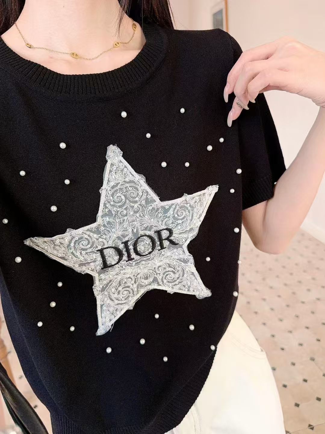 【Tops】 ビーズクルーネックTシャツ T01466