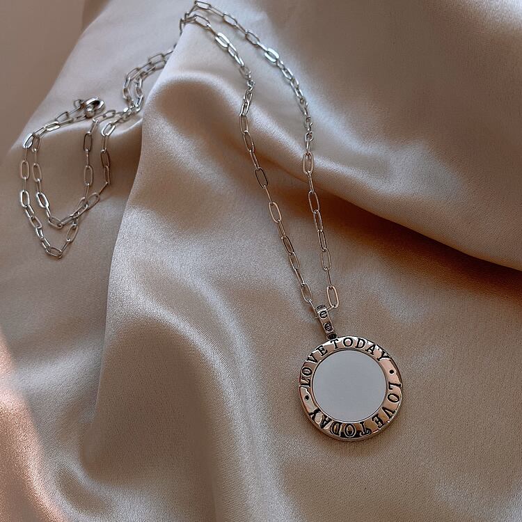 【雑貨】レトロセーターネックレス二色