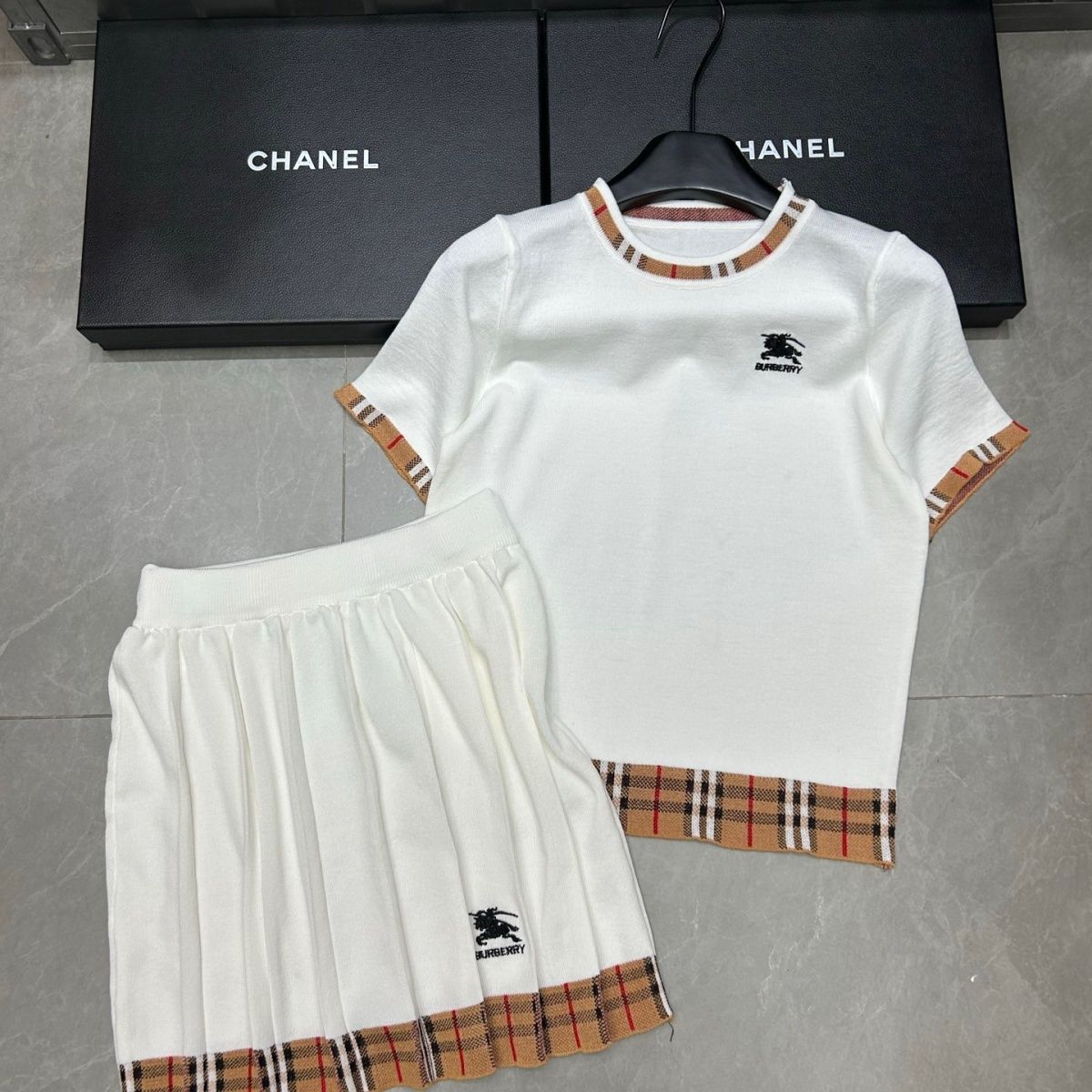 【Set】Tシャツ+プリーツスカート2点セット T01607