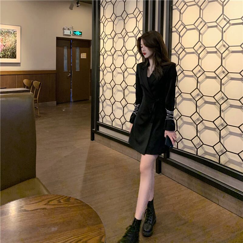 【dress】美人度アップ韓国系超人気切り替えスーツネックドローストリングAライン