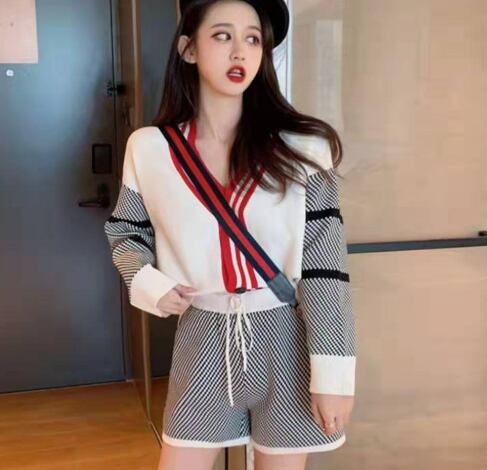 【set】大人可愛い!キャンパスショートパンツセーター2色2点セット