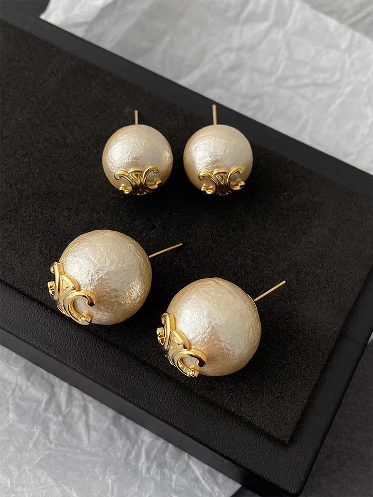 【雑貨】3タイプ選択可ビーズピアス W11046