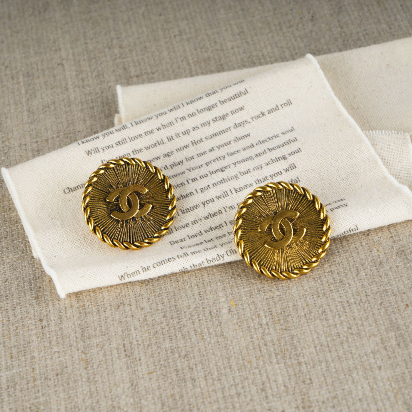 【雑貨】ブリティッシュスタイルメタルピアス T01795