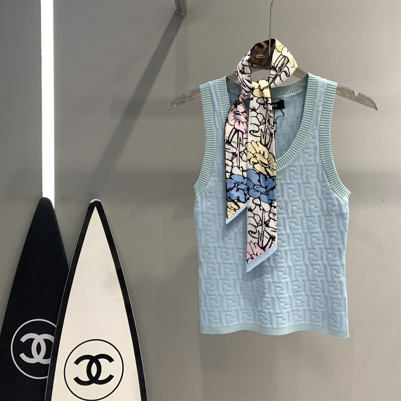 【Tops】4色展開ジャカードスカーフ付きタンクトップ W12556