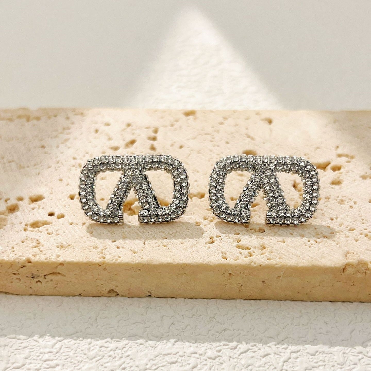 【雑貨】キラキラフルダイヤピアス T01724