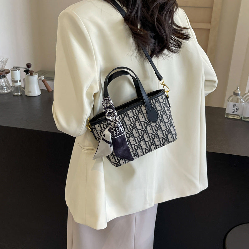 【雑貨】2way高級感ショルダーバッグ Z7732