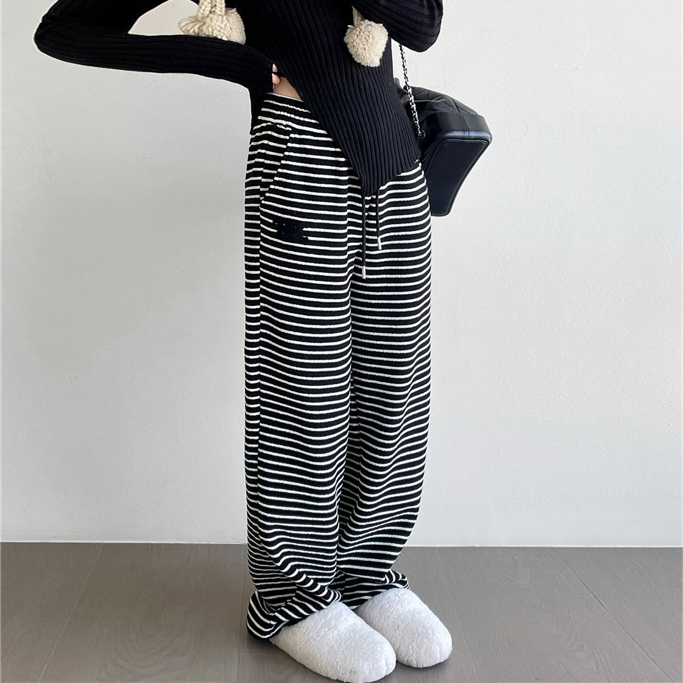 【Bottoms】新作アイテム~ロゴ刺繍ボーダー柄ワイドパンツ Z-6489