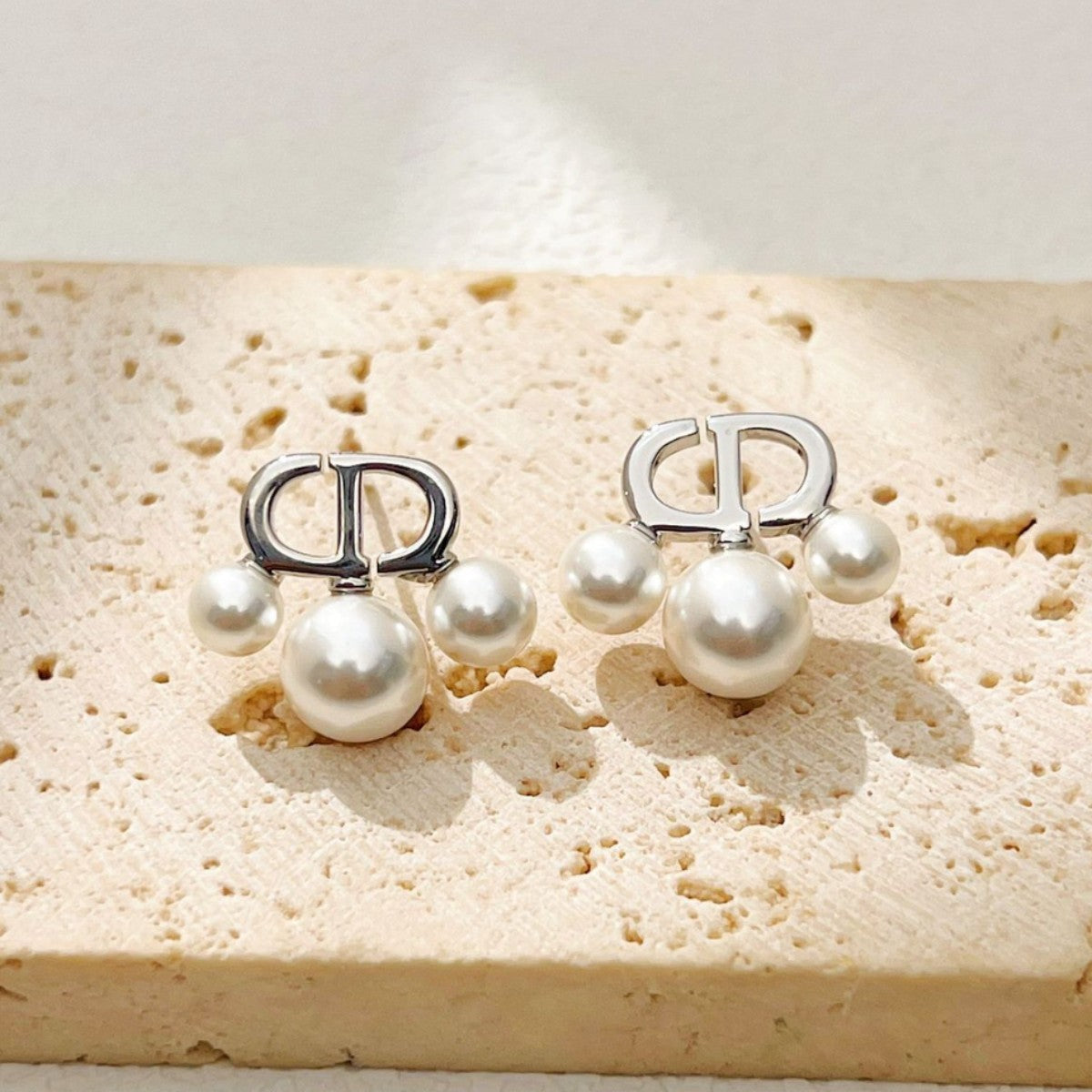 【雑貨】ラグジュアリーパールピアス T01716