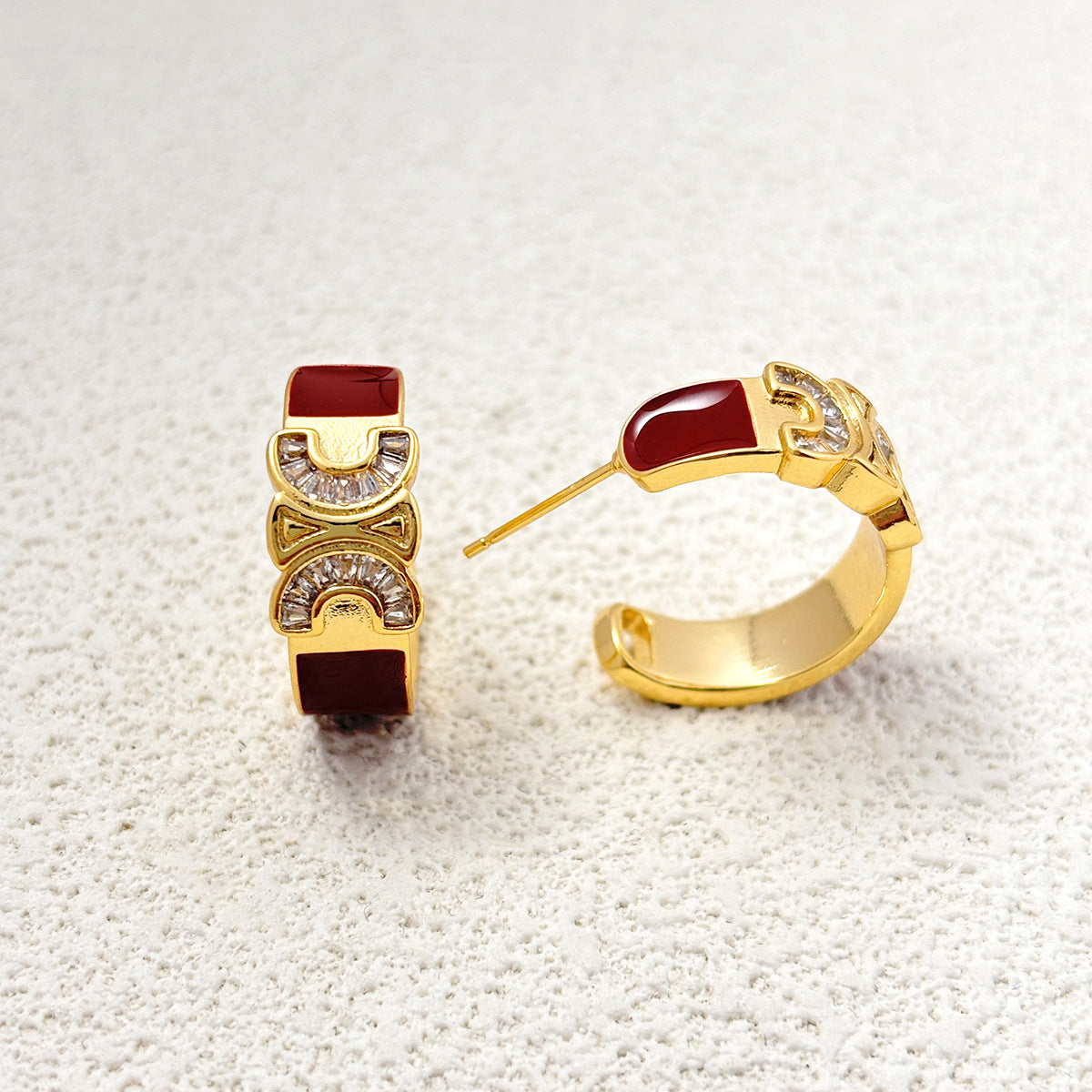 【雑貨】英字柄ピアス T01275