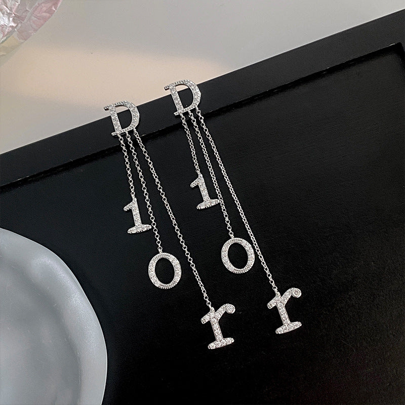 【雑貨】人気イヤリング2色 Z8029