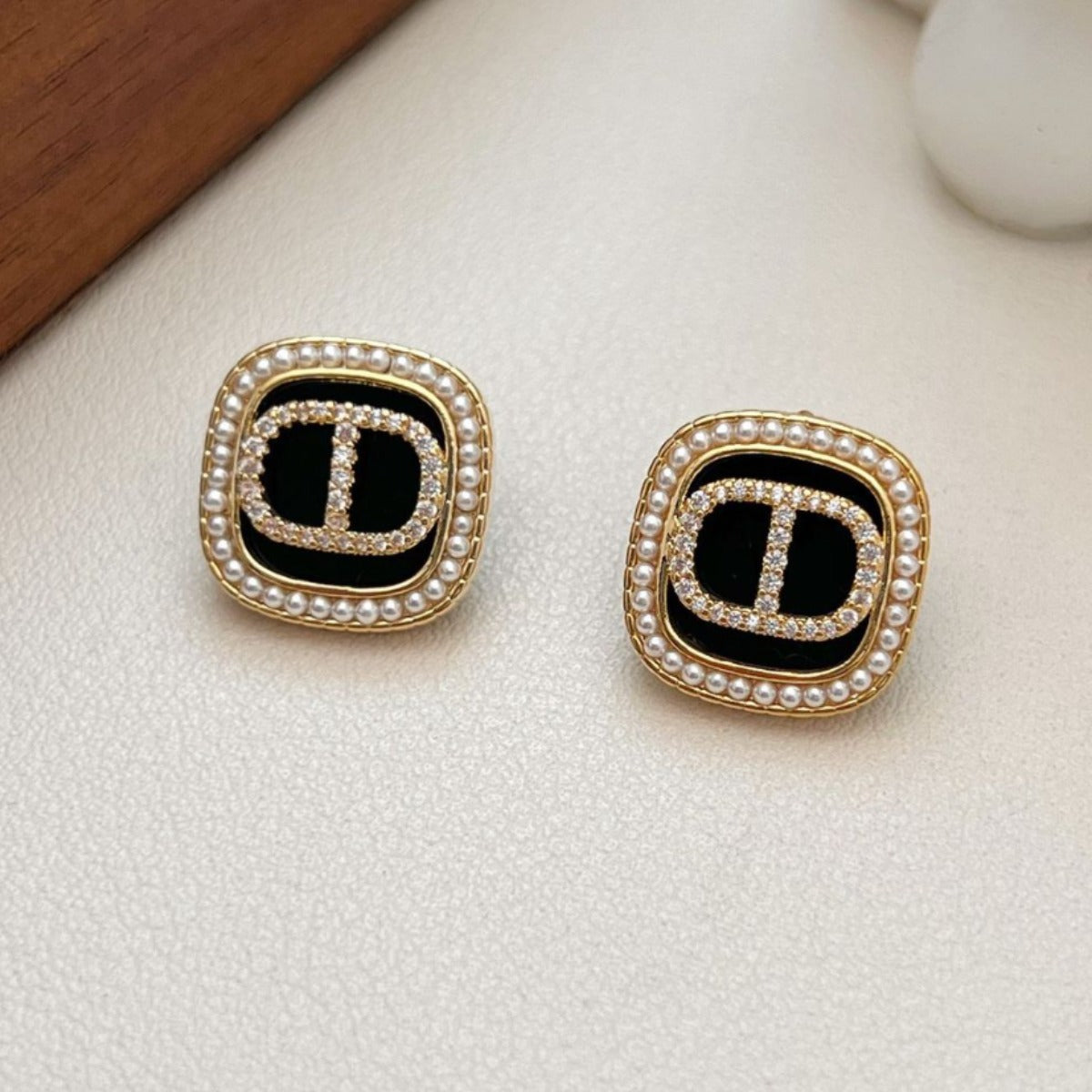 【雑貨】パールとゴールドの贅沢なハーモニー T01721