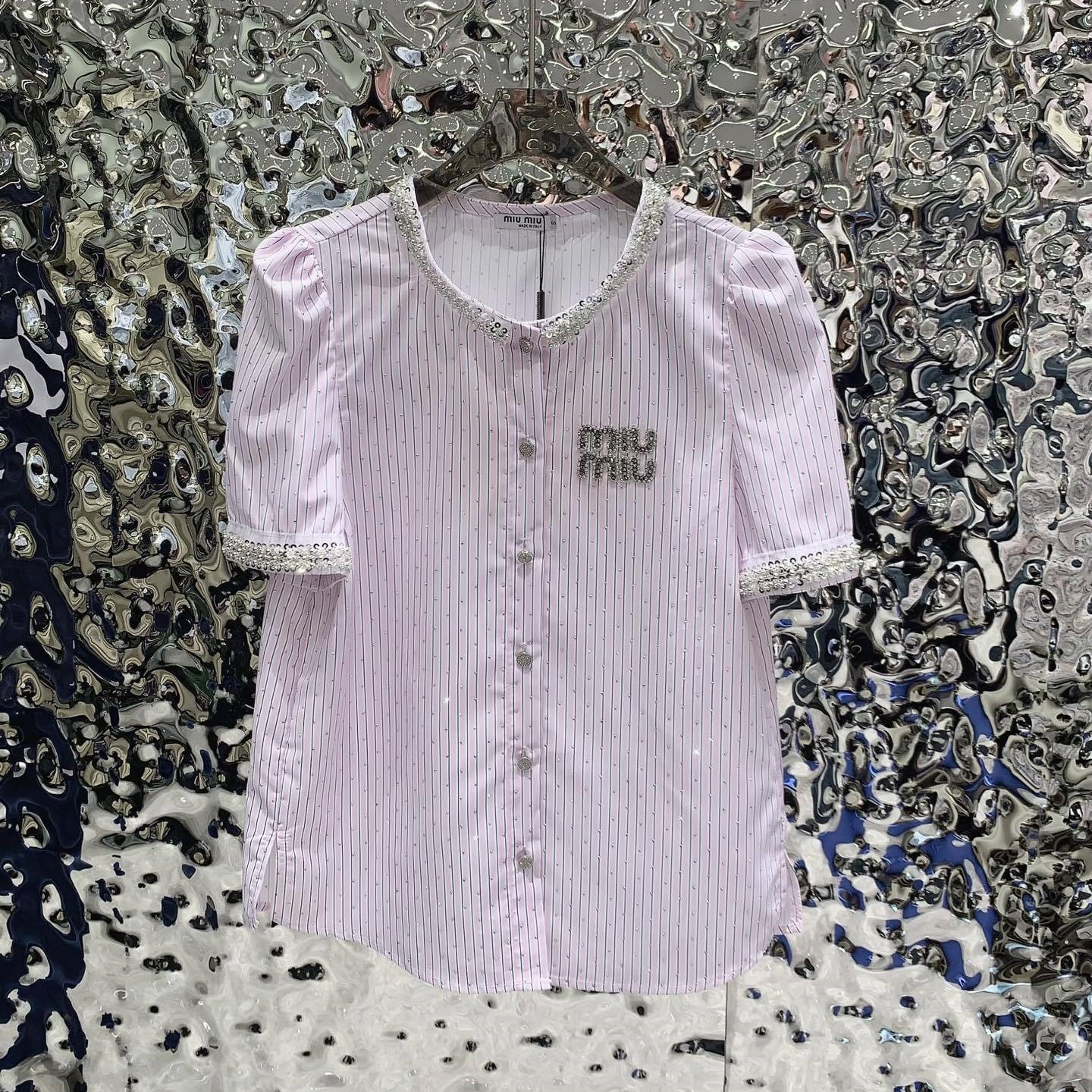 【Tops】ダイヤモンド装飾の半袖シャツ T01649