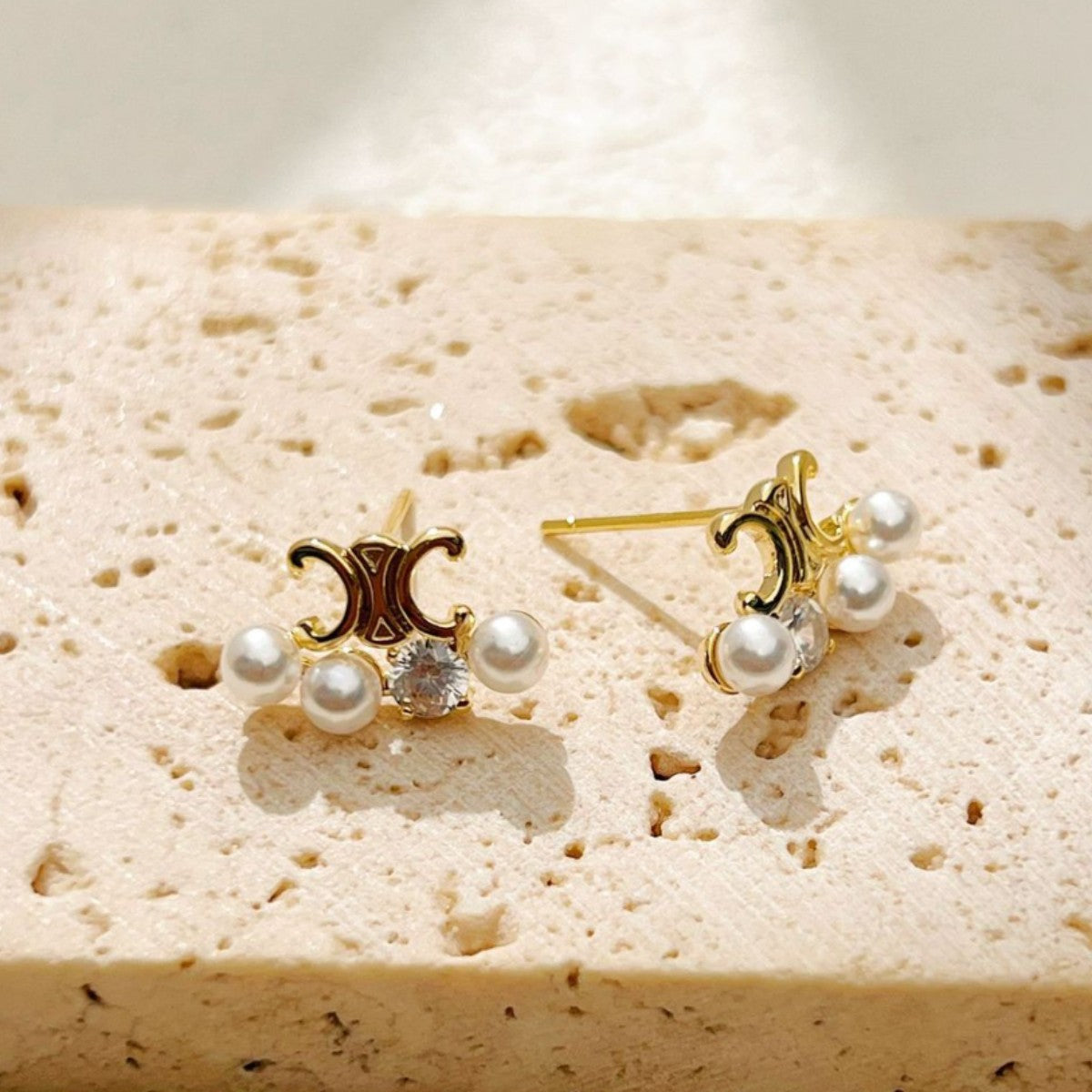 【雑貨】小さなパールのピアス T01710