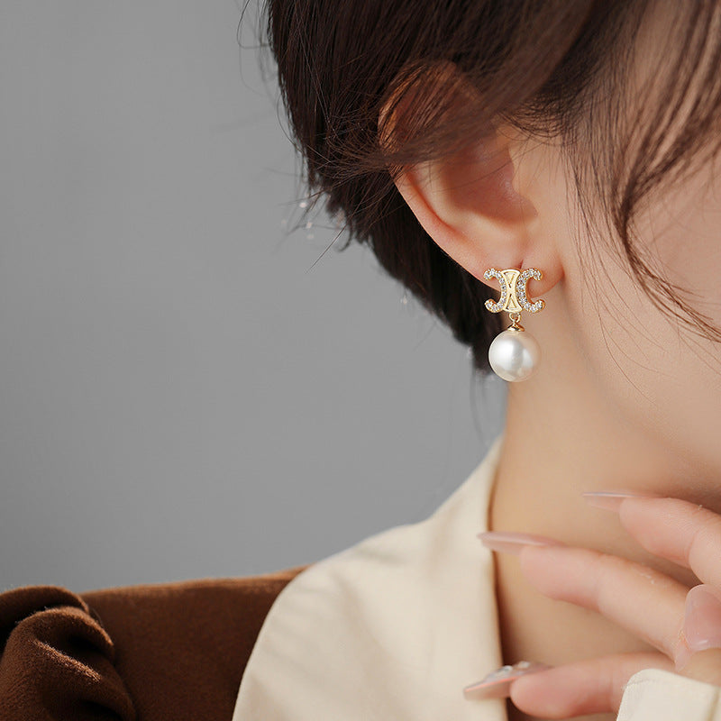 【雑貨】エレガントパールイヤリング T01550