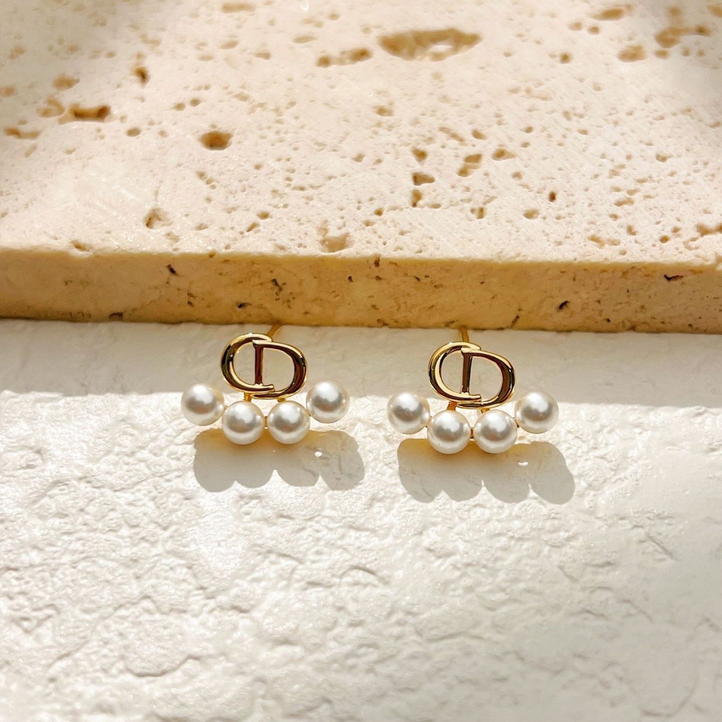 【雑貨】上品な真珠の耳飾り T01709