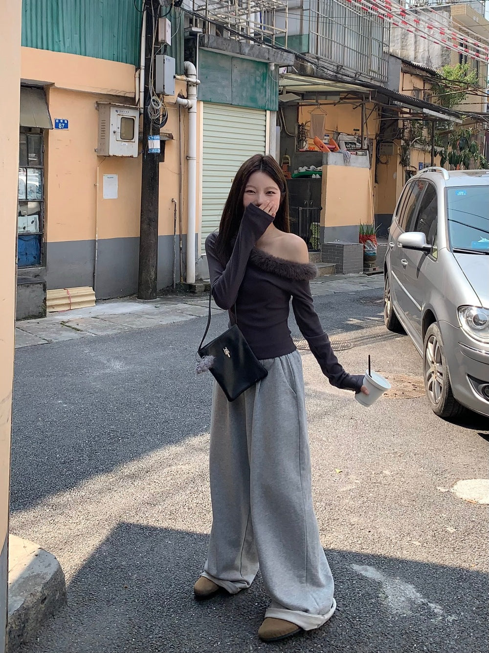 【Tops】フェミニン長袖Tシャツ Z8250