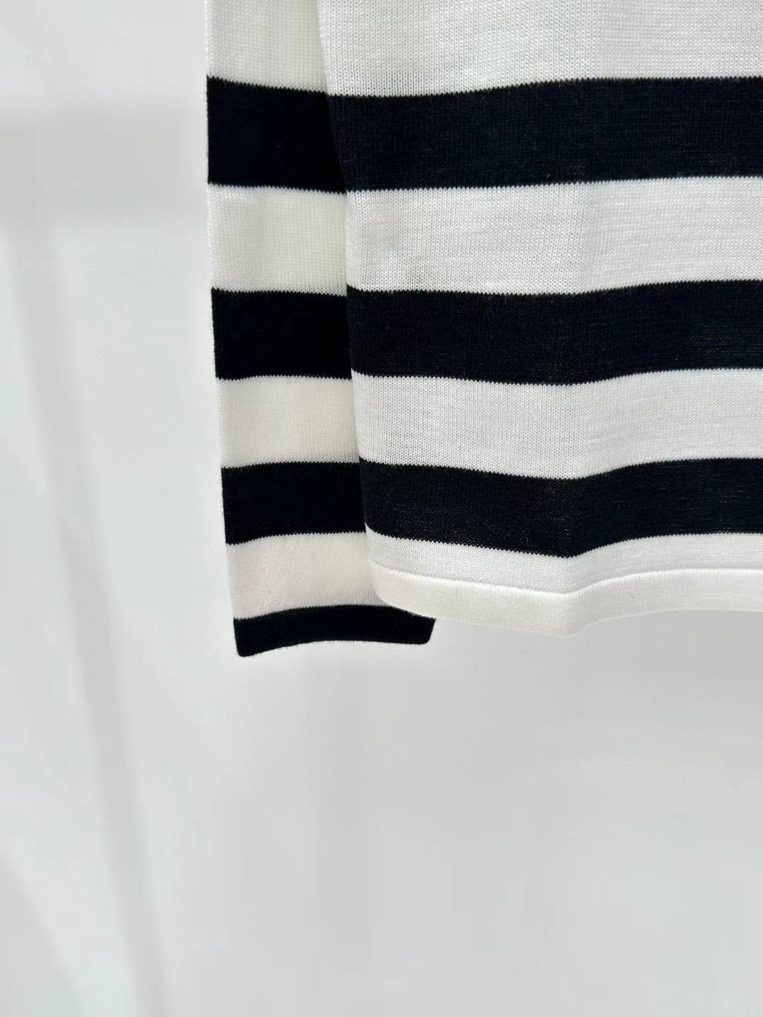 【Tops】ボーダー柄ニット W13444