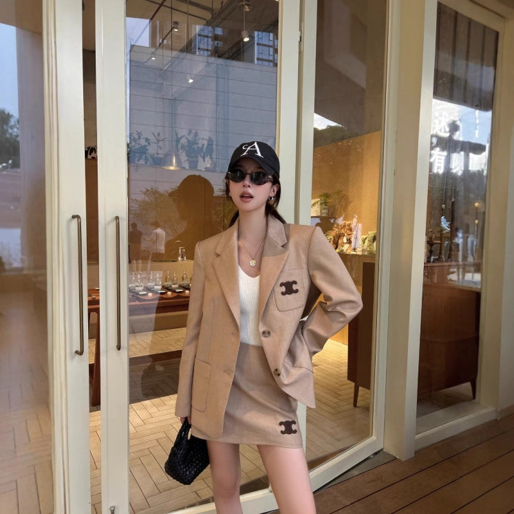 【Set】刺繍入りツーピーススーツ T01247