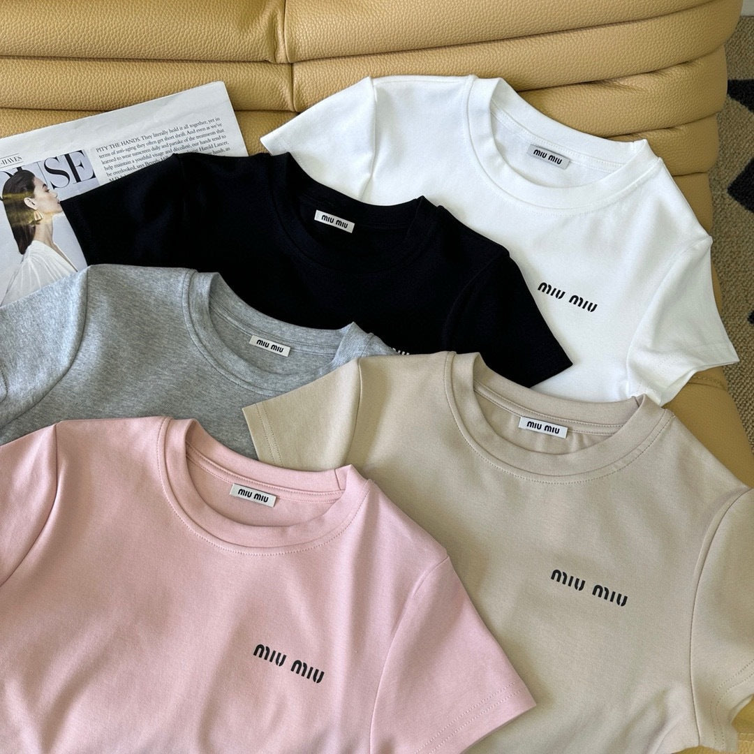 【Tops】人気スリムフィットTシャツ T01534
